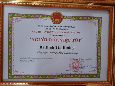 Huyện Gia Lâm quyết định tặng danh hiệu “Người tốt, việc tốt” cho cô giáo Đinh Thị Hướng - Giáo viên trường Mầm non Kim Lan